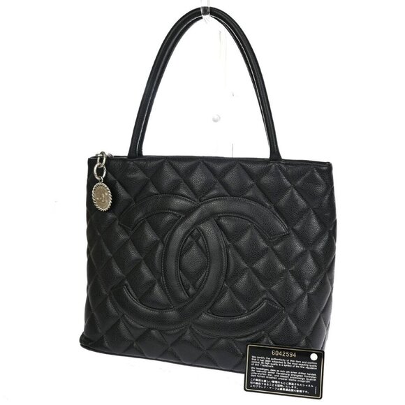 CHANEL CC Logo Medallion Shoulder Tote Bag Caviar Skin Leather - Picture 1 of 16